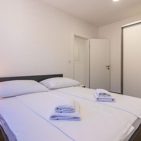 Apartman Vischetti Cres Exterior photo