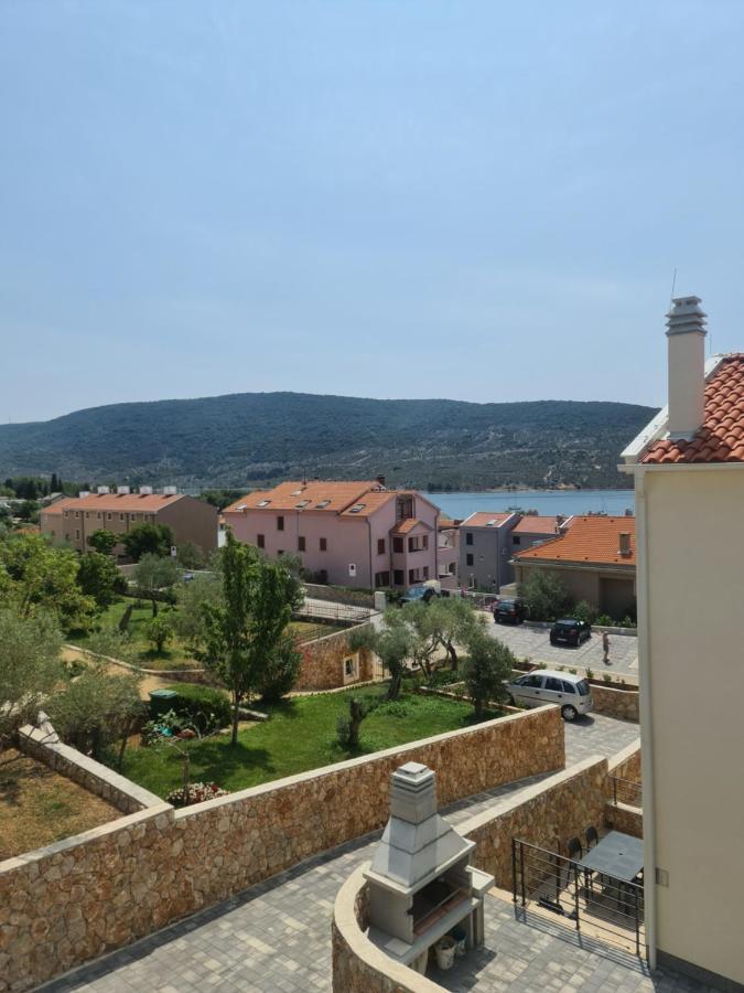 Apartman Vischetti Cres Exterior photo