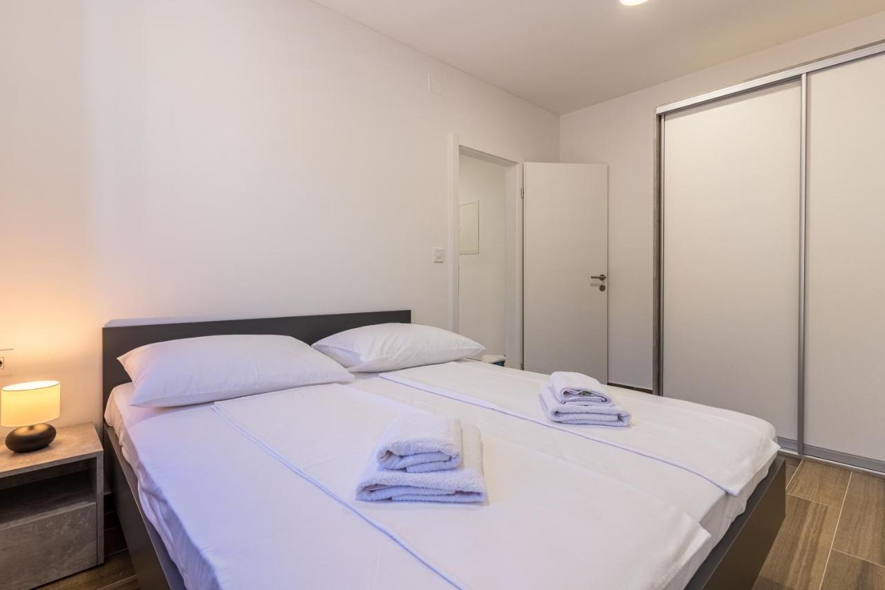 Apartman Vischetti Cres Exterior photo