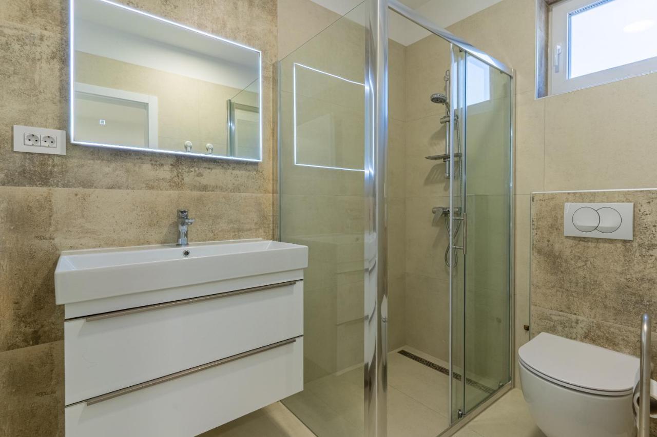 Apartman Vischetti Cres Exterior photo
